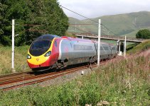 Pendolino_at_Beck_Foot_-_geograph.org.uk_-_358839.jpg